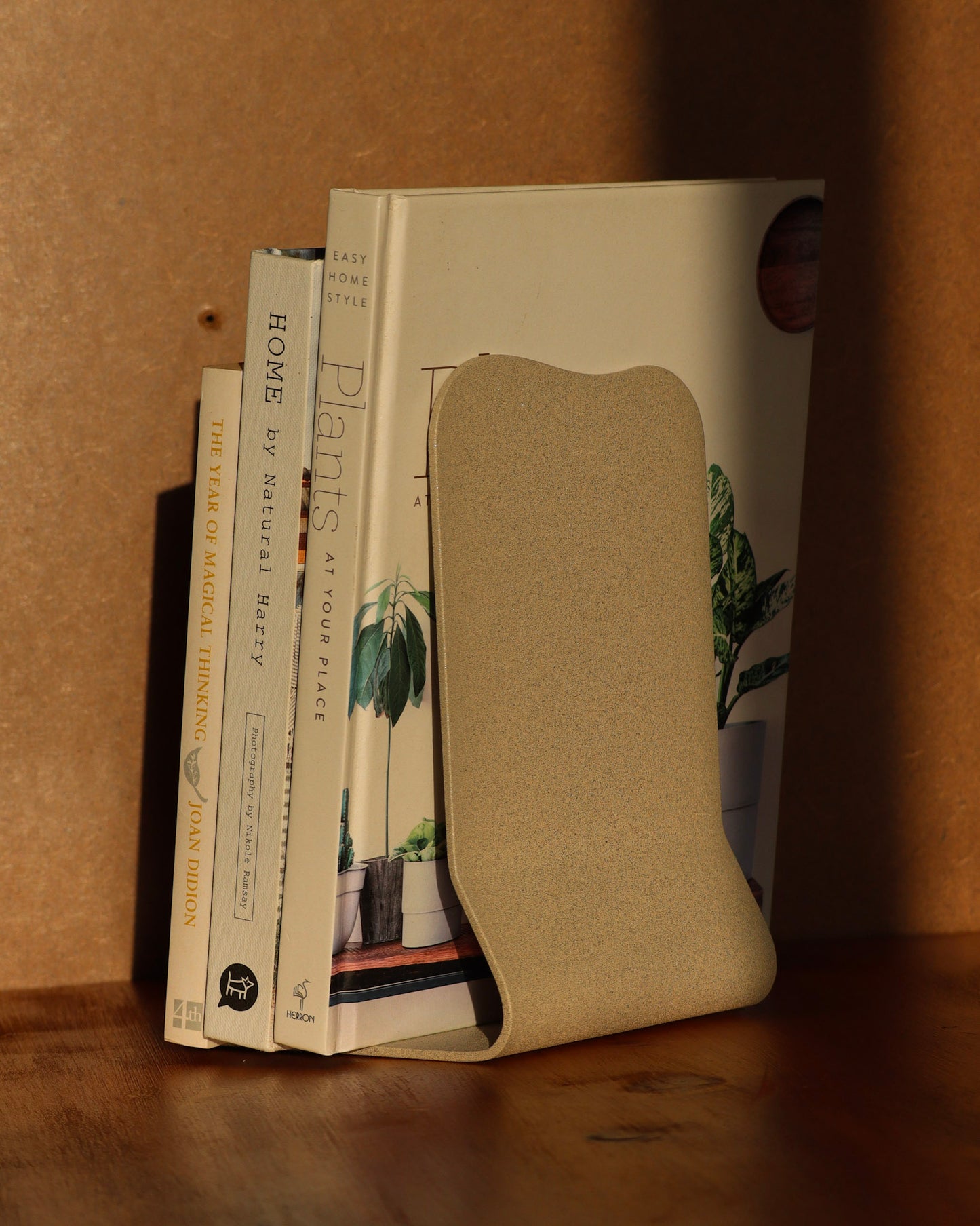 ELLE Bookend