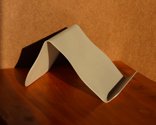 UNDULA Open Book Stand